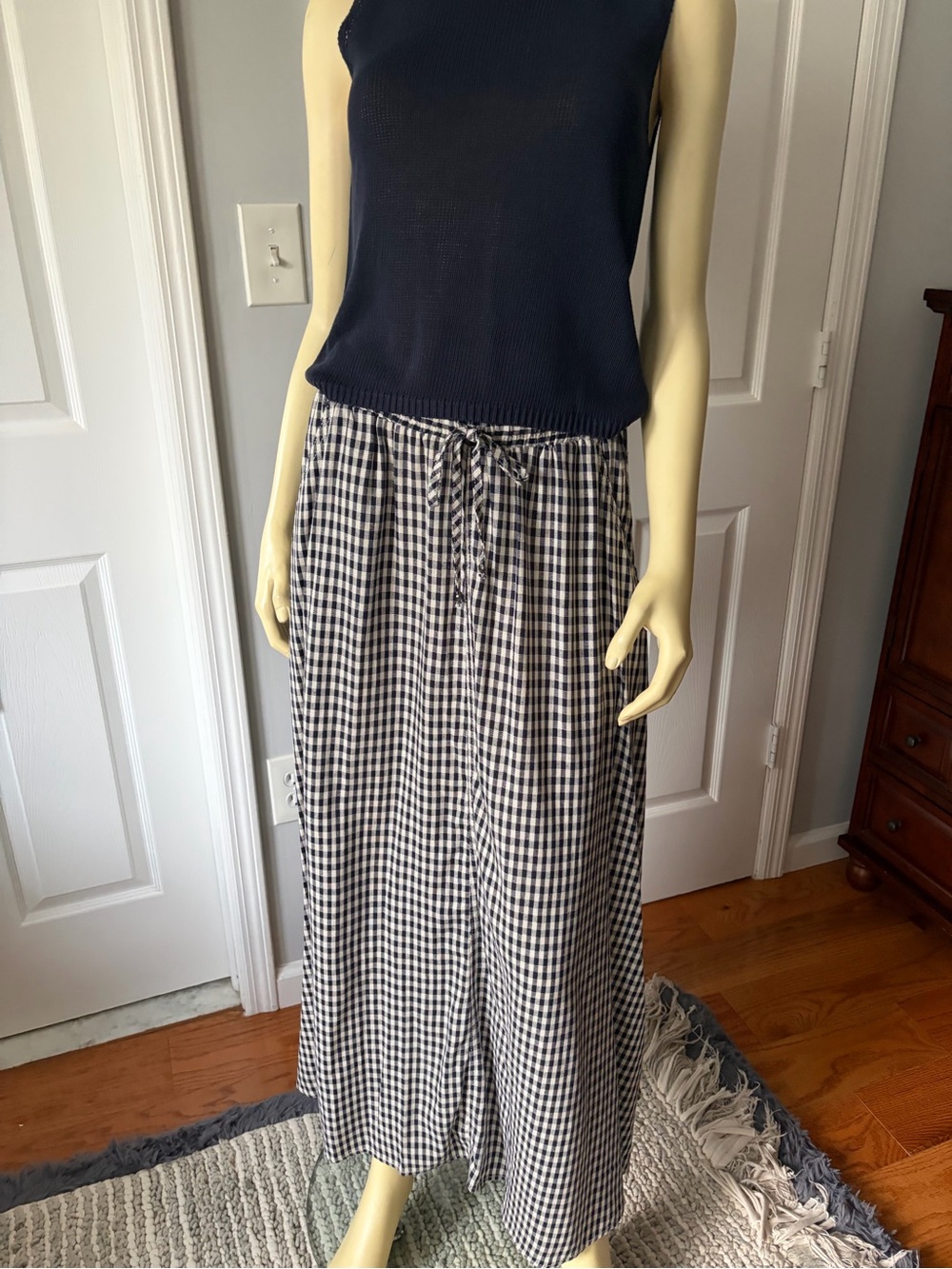 Max Studio skirt and top set, navy blue and white/ Size XS